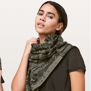 Lululemon Vinyasa Scarf *Cotton - Evergreen Camo Green Multi